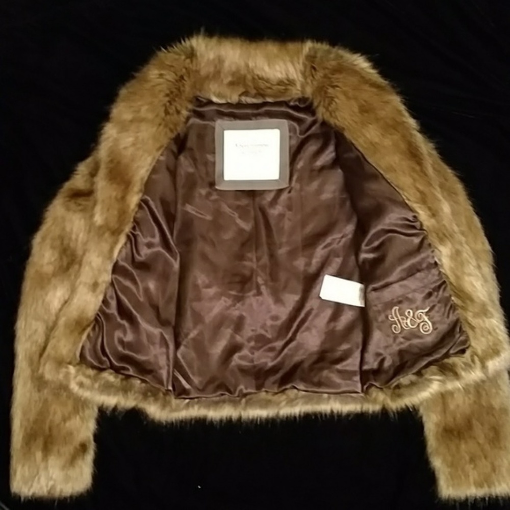 **SOLD**Abercrombie & Fitch faux fur jacket - Picture 3 of 5